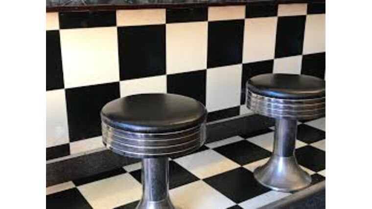 50’s Style Floor With 2 Stools – Black & White | Rental