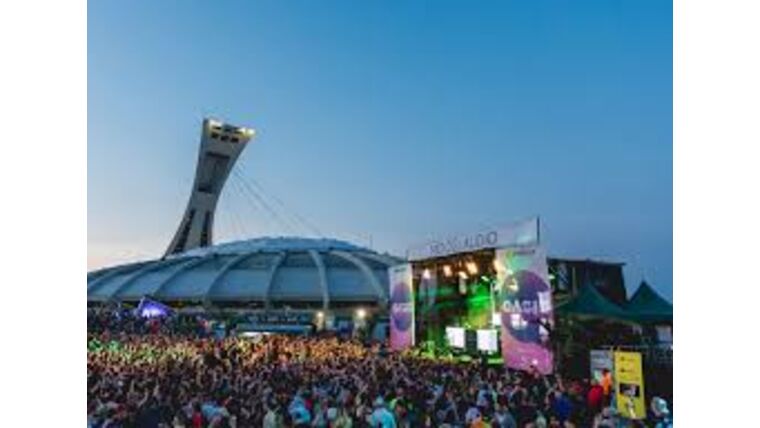 SL260 Stage – 32′ x 40′ | Rental