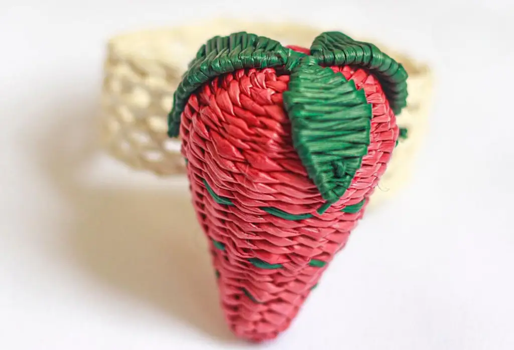 Strawberry Woven Napkin Ring | Rental Strawberry Woven Napkin Ring | Rental
