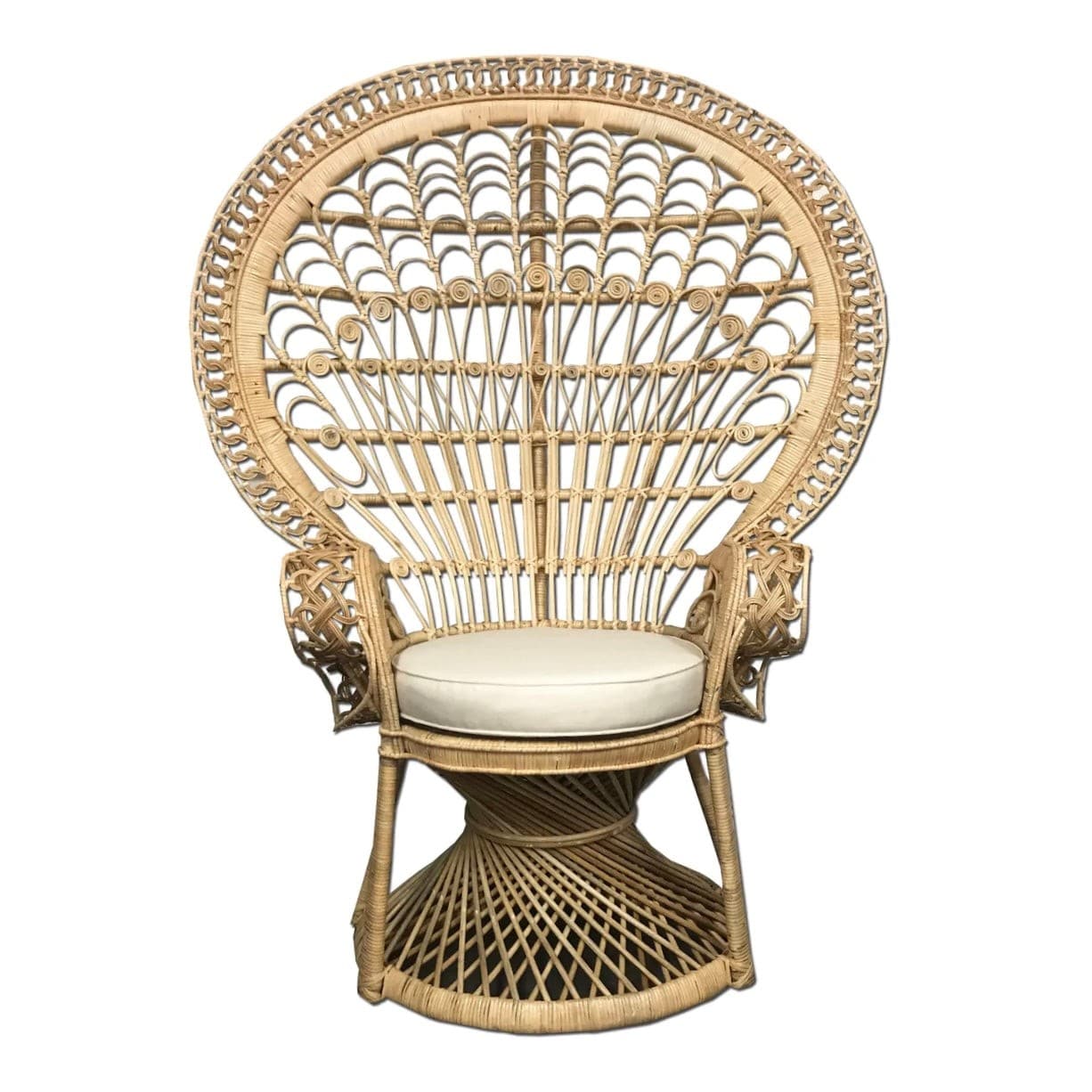 Adult Traditional Peacock Chair | Rental Adult Traditional Peacock Chair | Rental