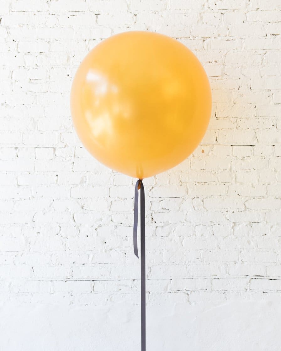 New Year’s Eve – Gold Personalizable Giant Balloon with Ribbon – Set of 2 | Rental New Year’s Eve – Gold Personalizable Giant Balloon with Ribbon – Set of 2 | Rental