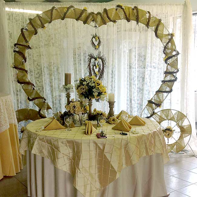 Heart-Shaped Archway White | Rental Heart-Shaped Archway White | Rental